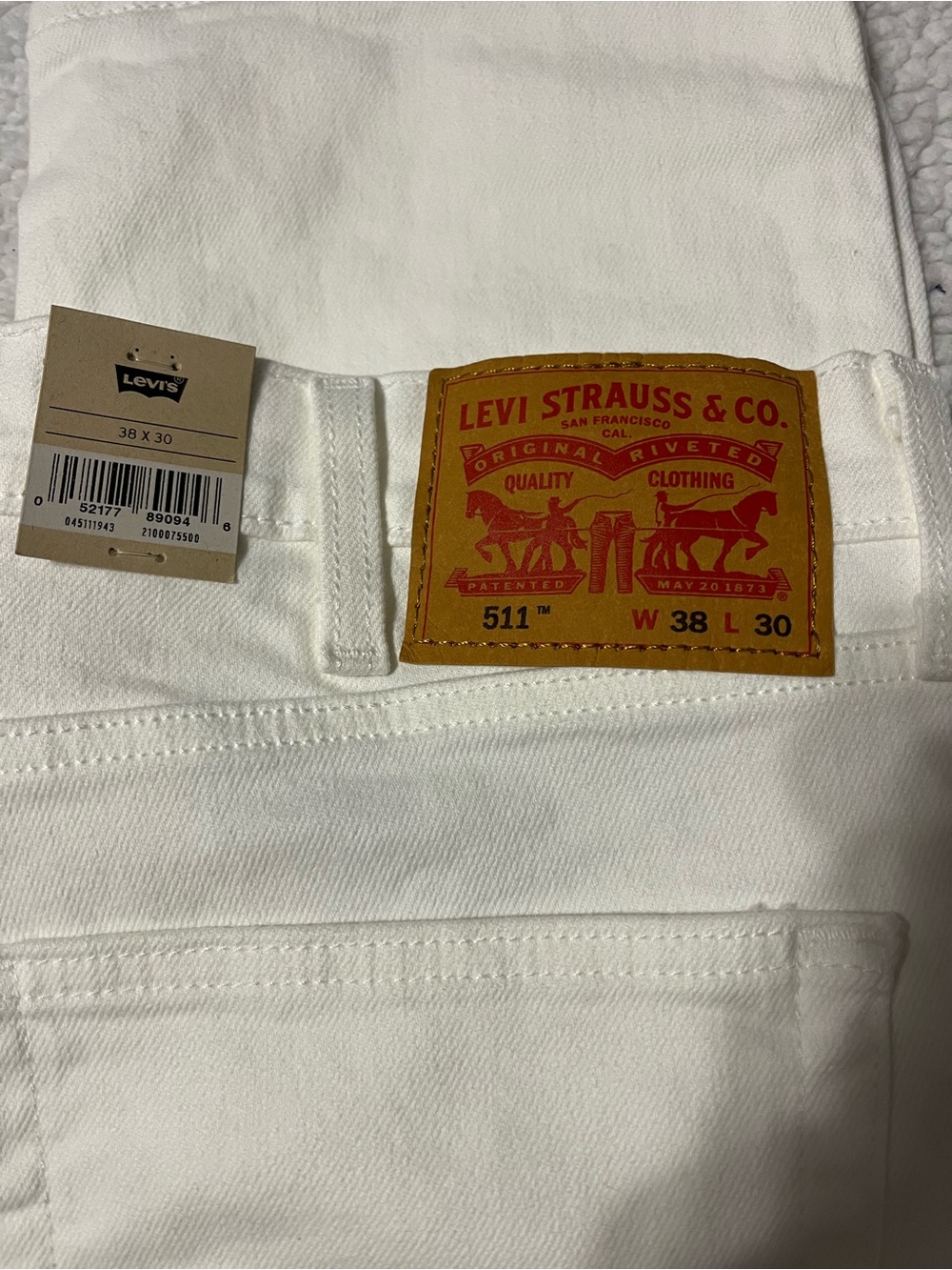 Men’s New White Levi’s